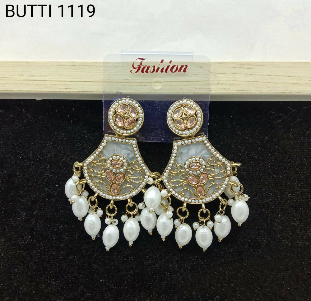 CASUAL EARINGS